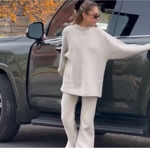 Zulu & Zephyr Cream Oversized Ribbed Knit Sweater
